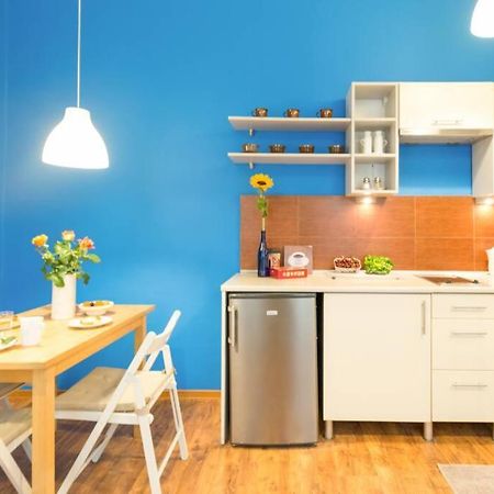 The Quiet Blue Home In The City Center! Красков Екстериор снимка